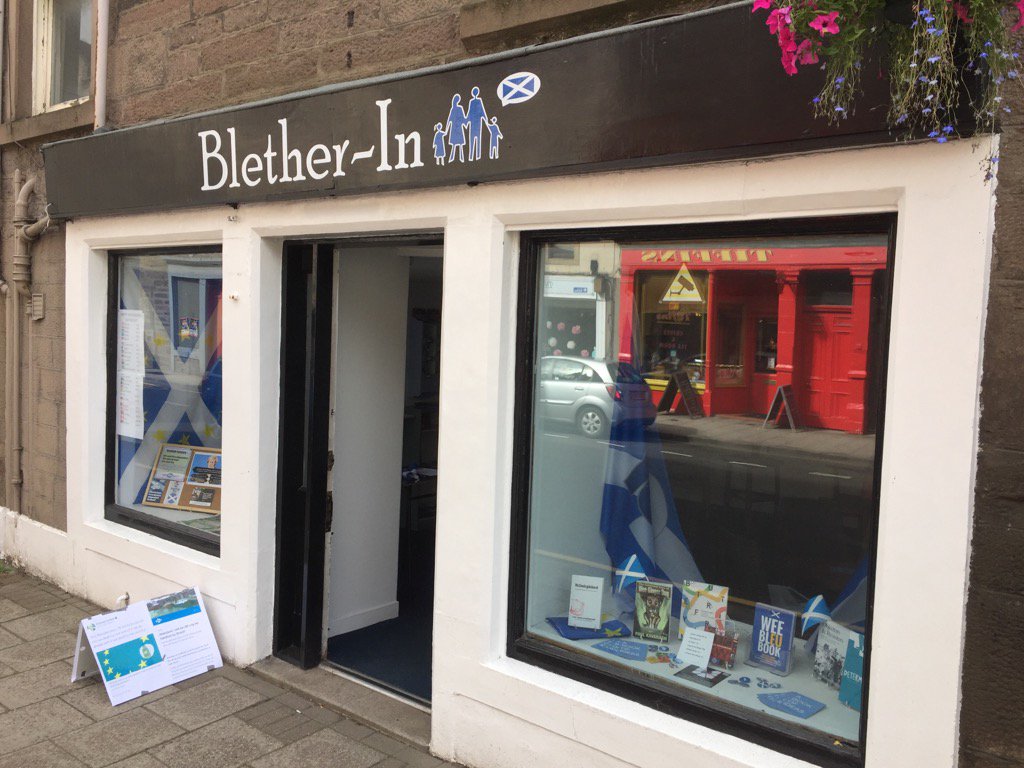 ronbuch's tweet photo. Bonny morning, #brexitshambles signs out #yesforfar #ScotRef #blether-in https://t.co/6xj59WkysQ