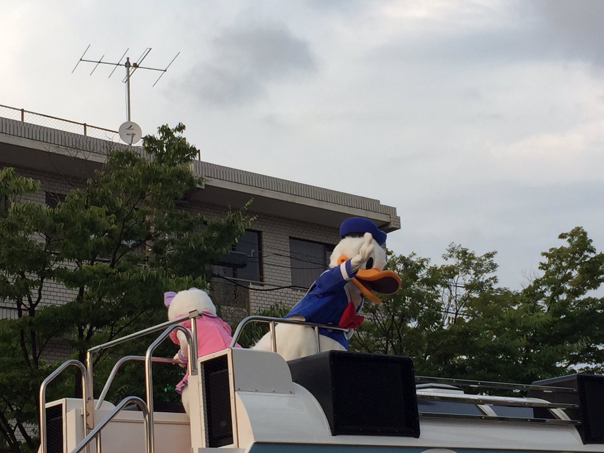 Disney_Journey's tweet photo. 僕の地元(碧南)が夢の国になりました。
我らがスーパースターを撮れなかったのが無念… https://t.co/ReVZg9seYu