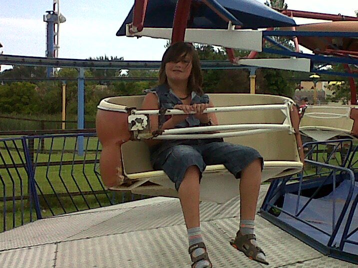 BigDarrenHudson's tweet photo. So, no apology was forthcoming from @MorgzHudson so here comes embarrassing photo number one. Taken at Butlins would you believe. https://t.co/E8CdfvnzBd