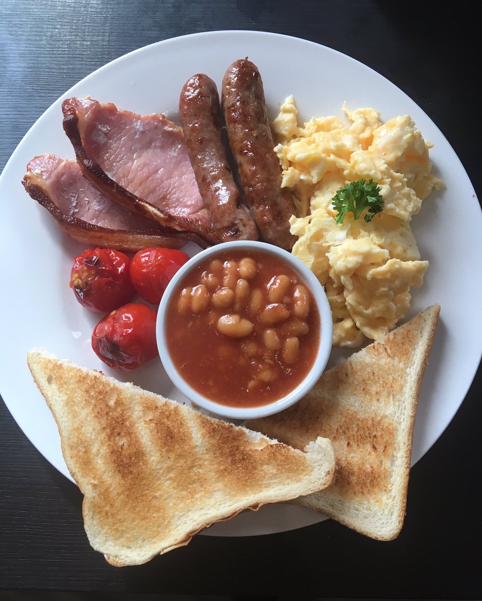 Bartenders of #Liverpool limber up the cask pulling arm #TheBoys are in town! But first a <a href="/RedBankFarmShop/">RedBankFarmShop</a> #breakfast to prepare the insides