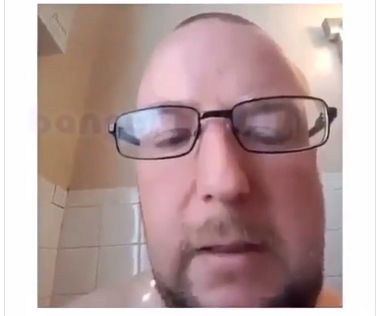 mercimizer's tweet photo. @coreylabarrie why this look like an older version of you 😂😂😂😂 https://t.co/bVd5IzLjkD