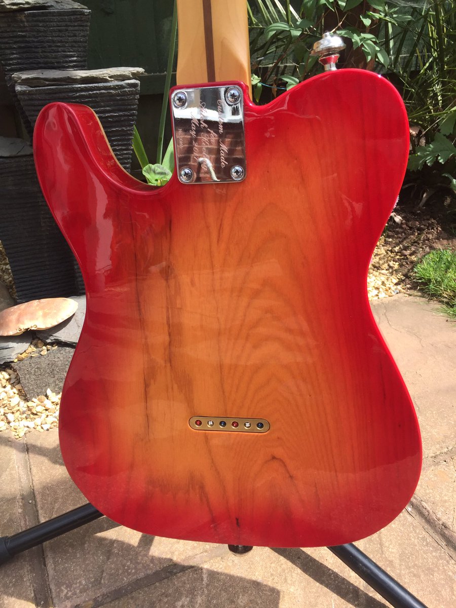 J.DAVEY  GUITARS (@daveyguitars) on Twitter photo 