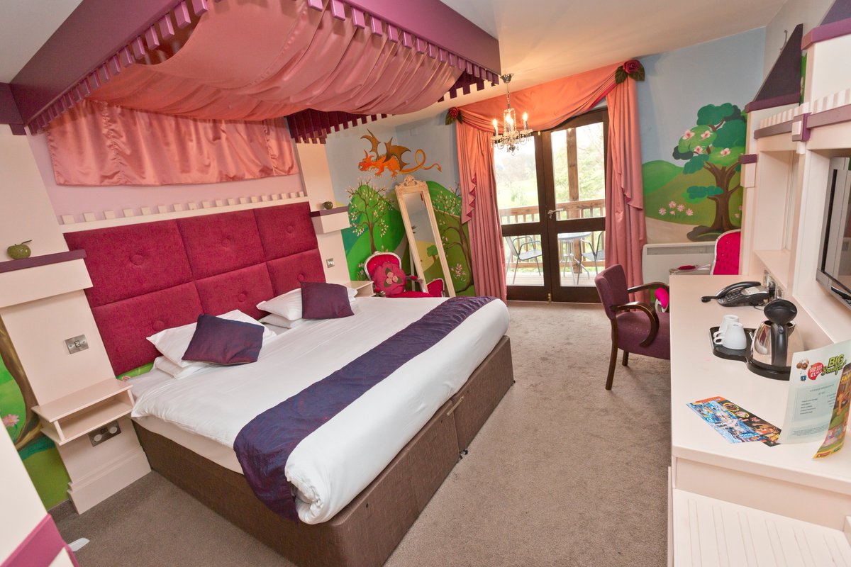 gulliversfun's tweet photo. There's still time to book a perfect princess holiday at Gulliver's Theme Parks this summer! https://t.co/ORxN9A1Esi https://t.co/Iw3g6byZAF