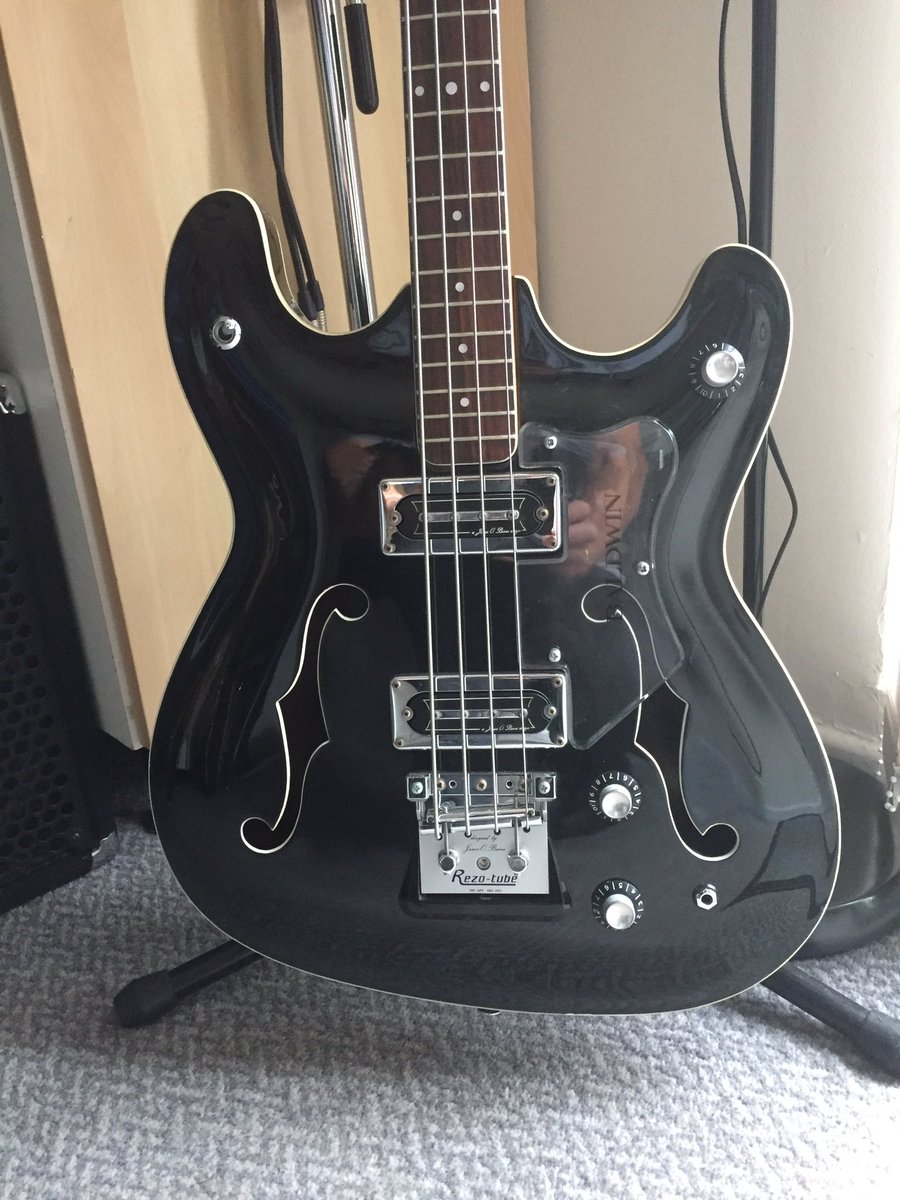 J.DAVEY  GUITARS (@daveyguitars) on Twitter photo 