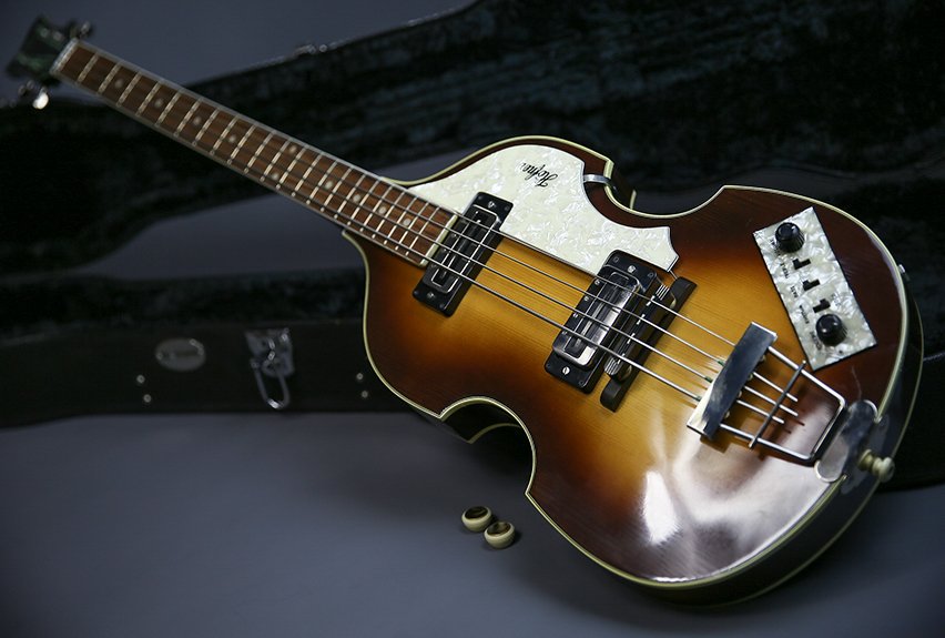 GreenwoodsMusic's tweet photo. Lovely 1977 Hofner 500/1 Violin Bass German &amp; Fitted Hard Case £1650.00 - https://t.co/4cjKZZX3Tu #hofner #violinbass #Beatles https://t.co/AN6J5B0zCA