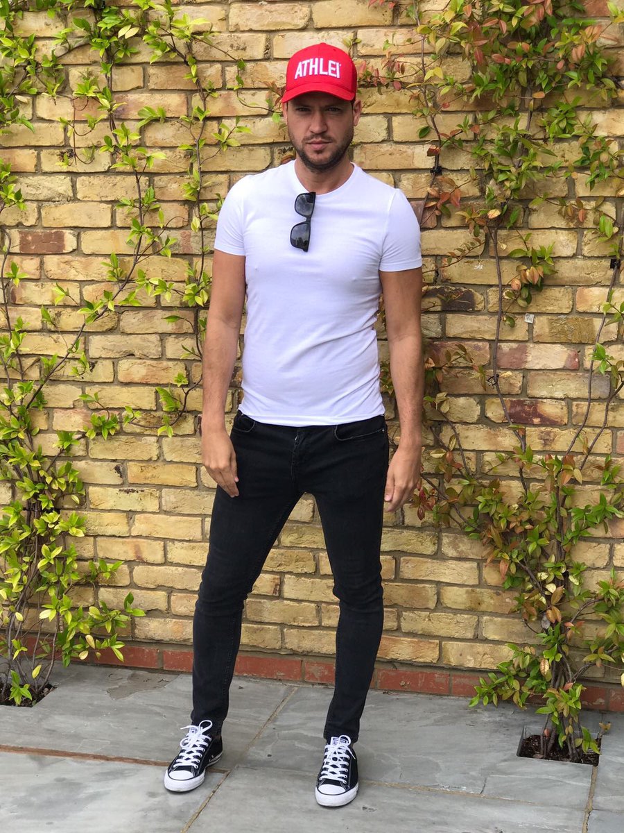 athlei_'s tweet photo. @itv2 @ItvTowie @jamiereed_ in our Retro Trucker 🔥🔥 get the look https://t.co/NoDDT4Y6tP #ATHLEI #TOWIE #itvbe #itv #fashion #Newcastle https://t.co/BF1DDBkYg4