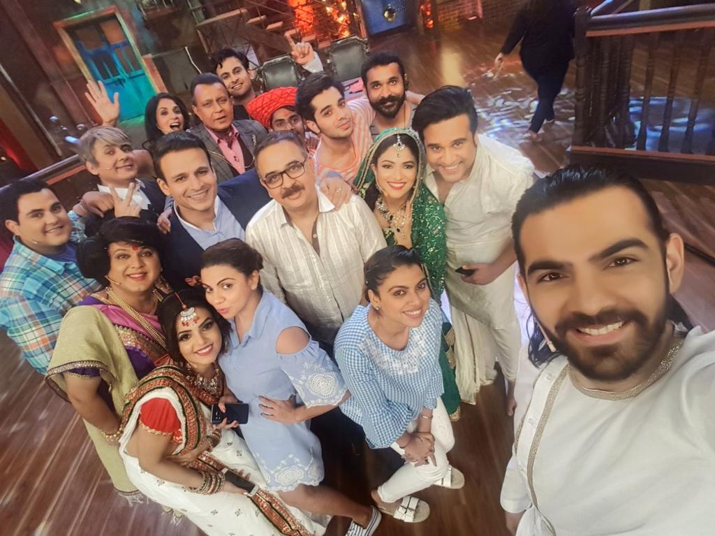 neetisimoes's tweet photo. Thank u @vivek_oberoi @RichaChadha for Adding More madness to this Mad gang! #TheDramaCompany 8pm @Krushna_KAS @Sudesh_Lehri @DrrrSanket https://t.co/l1jnAT0W6q