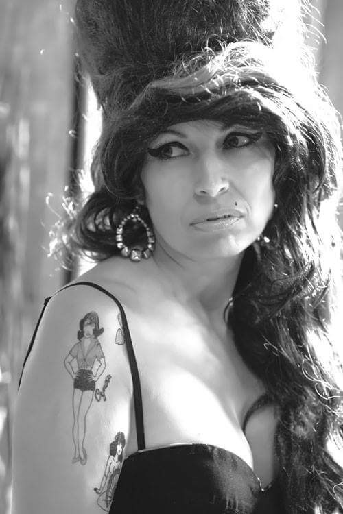 singer_sanchez's tweet photo. Performing as Amy Winehouse today 1.15pm, Maidstone Vegan Festival @MaidstoneVegans @VeganBlogger78 @hirawstra8edge https://t.co/sLUrrGJ3iy