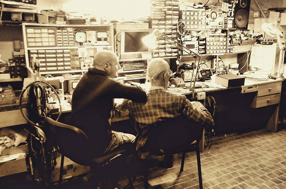 La culla di #on #love #perseverance #old  #new #myproject #yourexperience #weekend #leradici #turntable #design #vinyl #startup #staytuned 😎