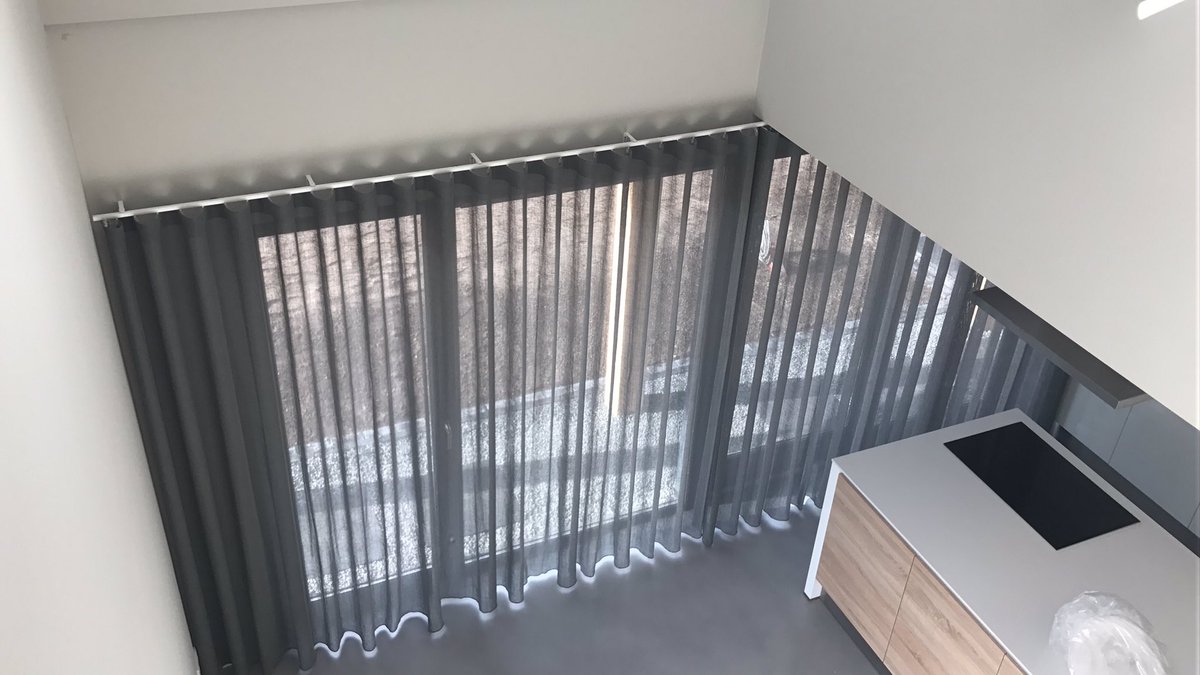 Hubokampen's tweet photo. Wat hebben we weer mooie #wave #gordijnen op mogen hangen op plan het meer #IJsselmuiden @JustCurtains https://t.co/zjmzdsaPS6