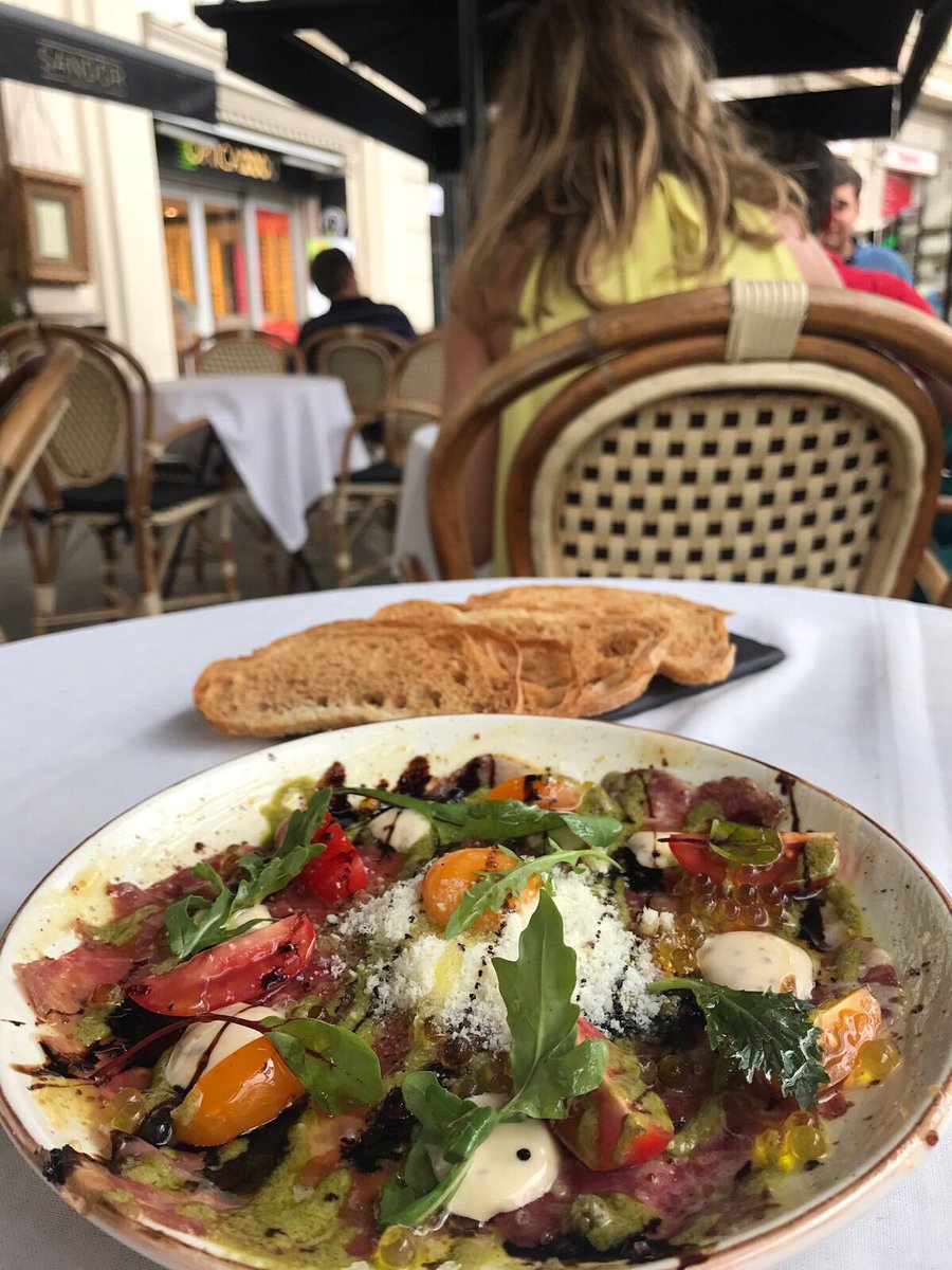 sandorbcn's tweet photo. Entrantes ligeros y llenos de sabor, perfectos para acompañar un increíble día de verano en la terraza del Sandor ✨🍴 #Summer #ElNuevoSandor https://t.co/B8opBjSGuX