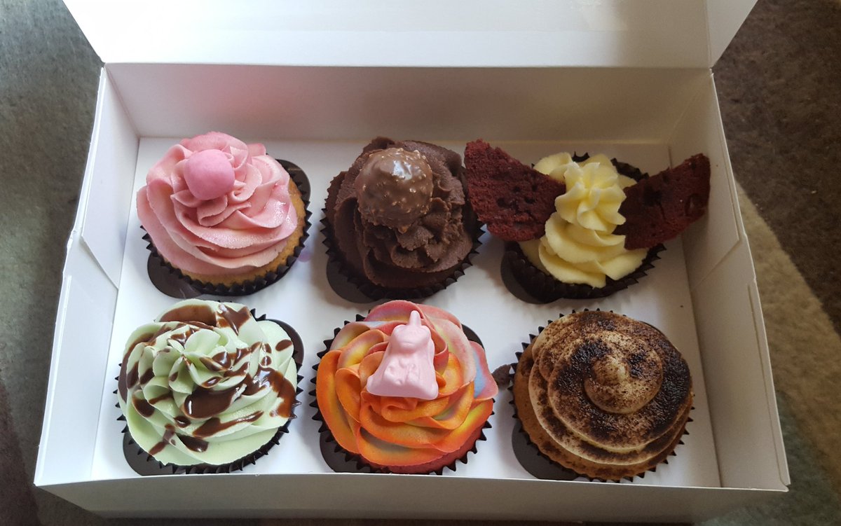 Finally catching up with Olivia!!  And she made cakes!!👍🍥😁 #thisgirlcan #talented #Baker 🤹‍♀️