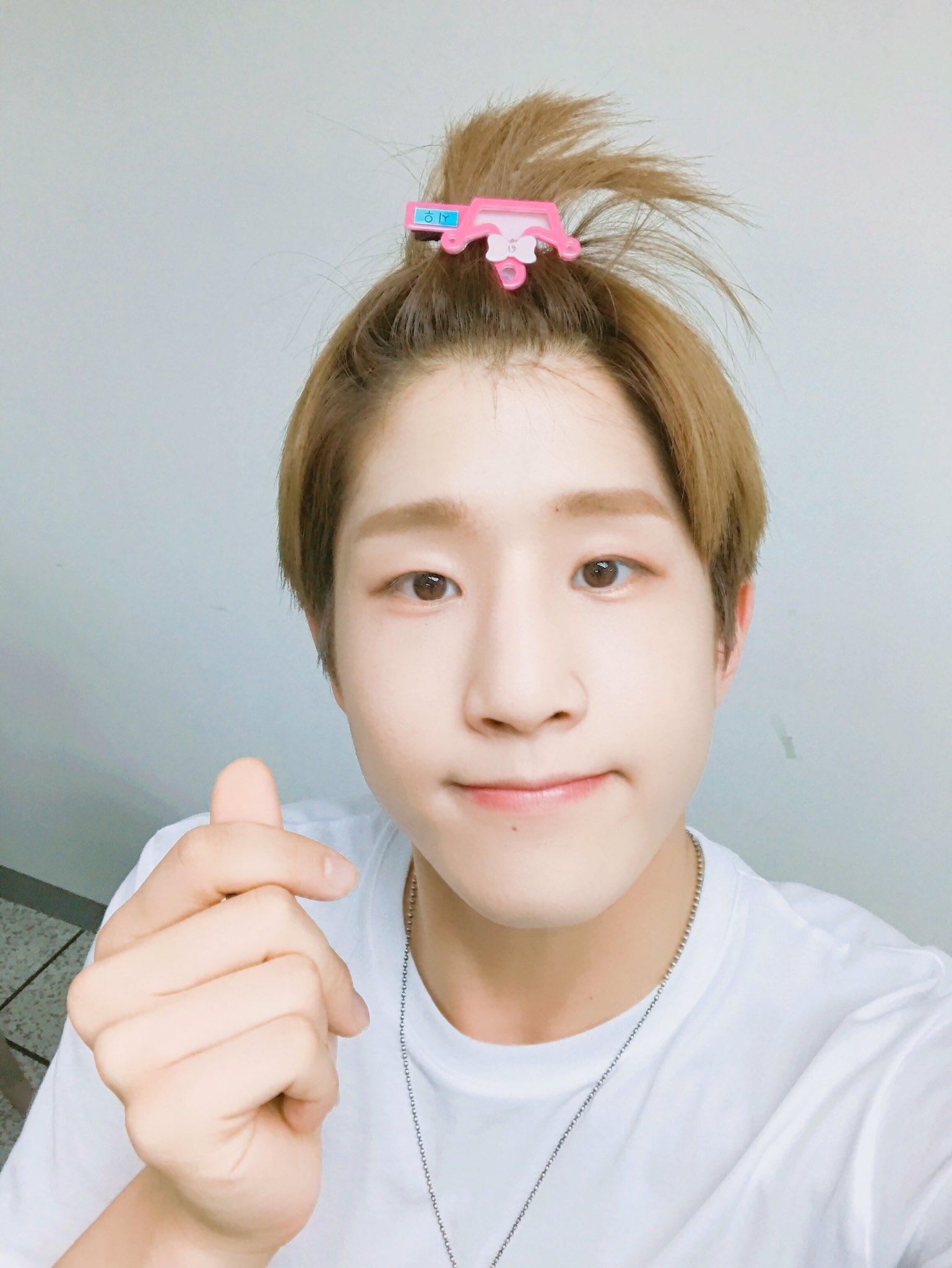 DF5Y4Z2UAAA1-hy.jpg:orig