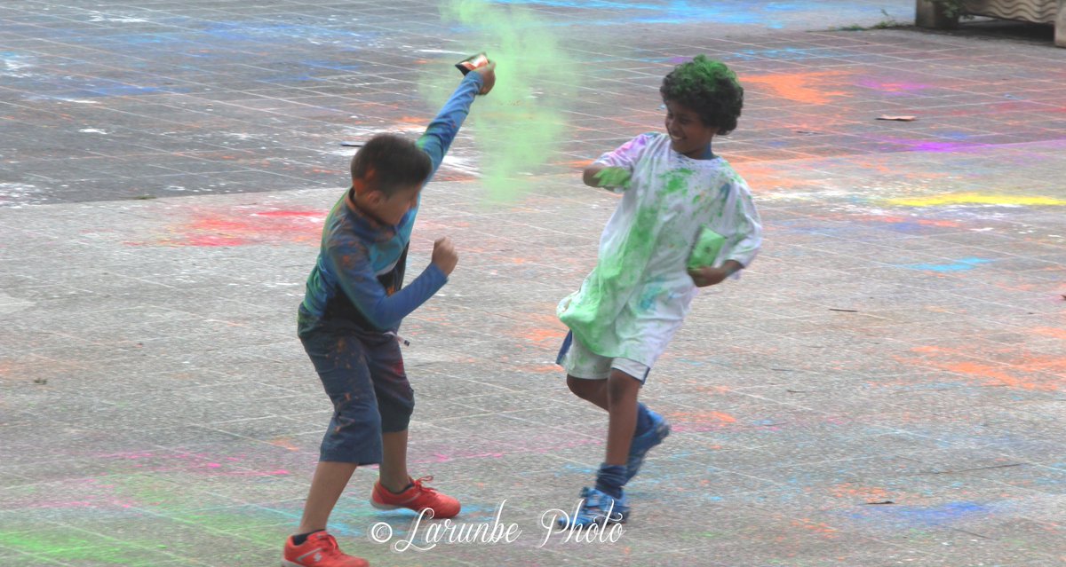 LarunbePhoto's tweet photo. #madalenak2017  #Fiesta #Holi #Orereta #errenteria  #errekaldekojaiak https://t.co/fr2hsvu1yU