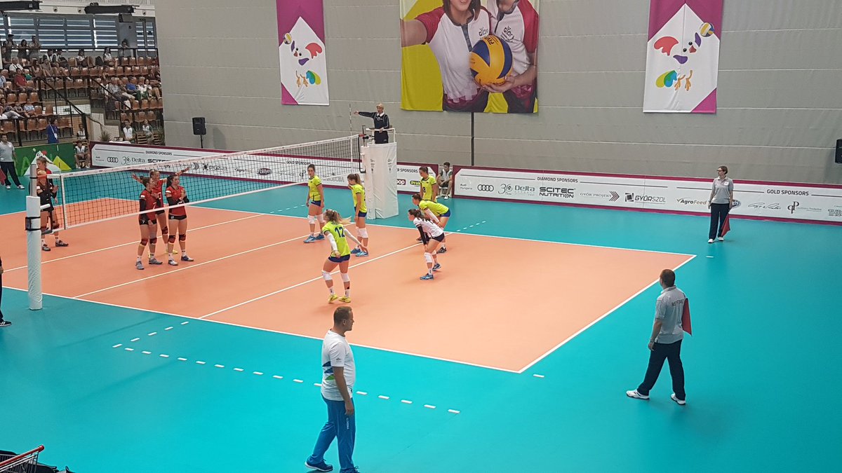 TeamSlovenia's tweet photo. Dekleta igrajo proti Nemčiji za 5.mesto na #ofem2017 #TeamSlovenia 💪💪💪 #odbojka https://t.co/w4UZ6YSxn7