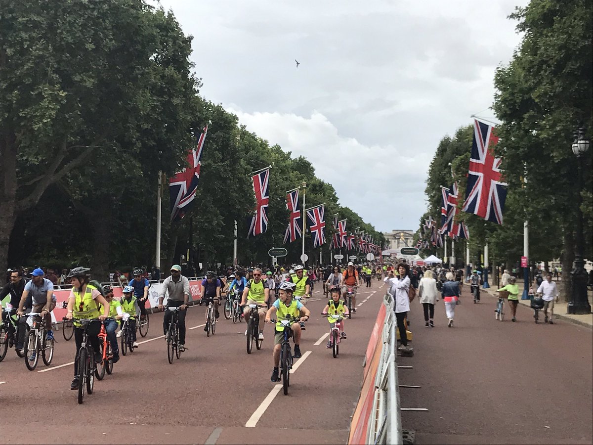 willnorman's tweet photo. This weekend 100,000 people of all ages and abilities are riding over 3m miles around the greatest city on the planet. #LondonIsOpen https://t.co/jakCveVj9d