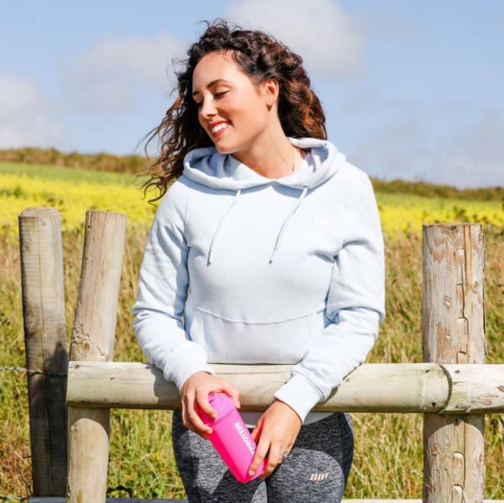 Myprotein's tweet photo. When the summer storms arrive, cosy up in our Tru-Fit Hoodie 💙👌

Shop: https://t.co/ngjWgT5Zf1

Myprotein Ambassador @Corinnevans  📷 https://t.co/Yq9UHJD8ZC