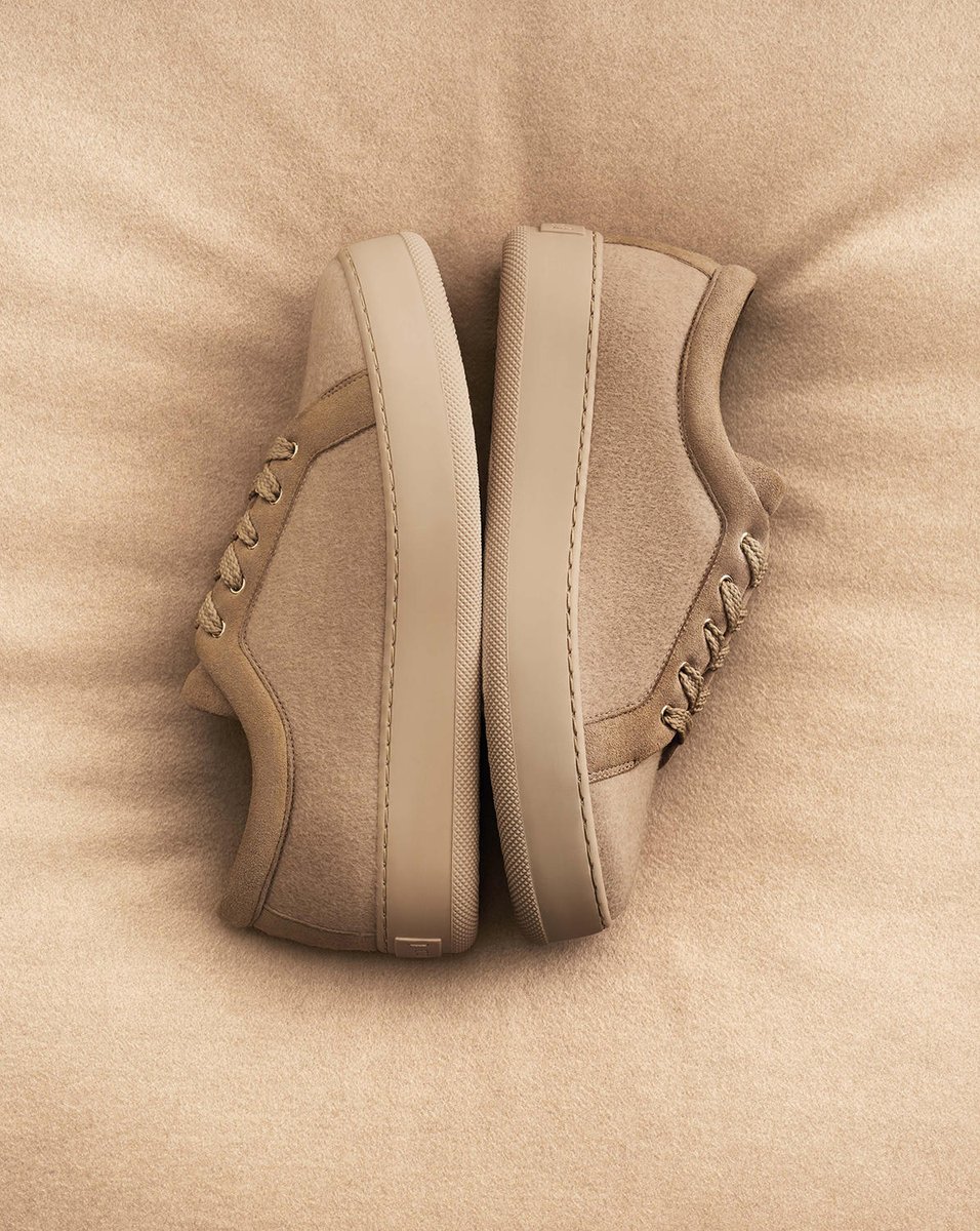 Max Mara on X: "High quality style, every day. Camel cashmere sneakers blend #MaxMara casual with weekend dressing. https://t.co/atLM71wAMc https://t.co/lFCFxGChLD" /