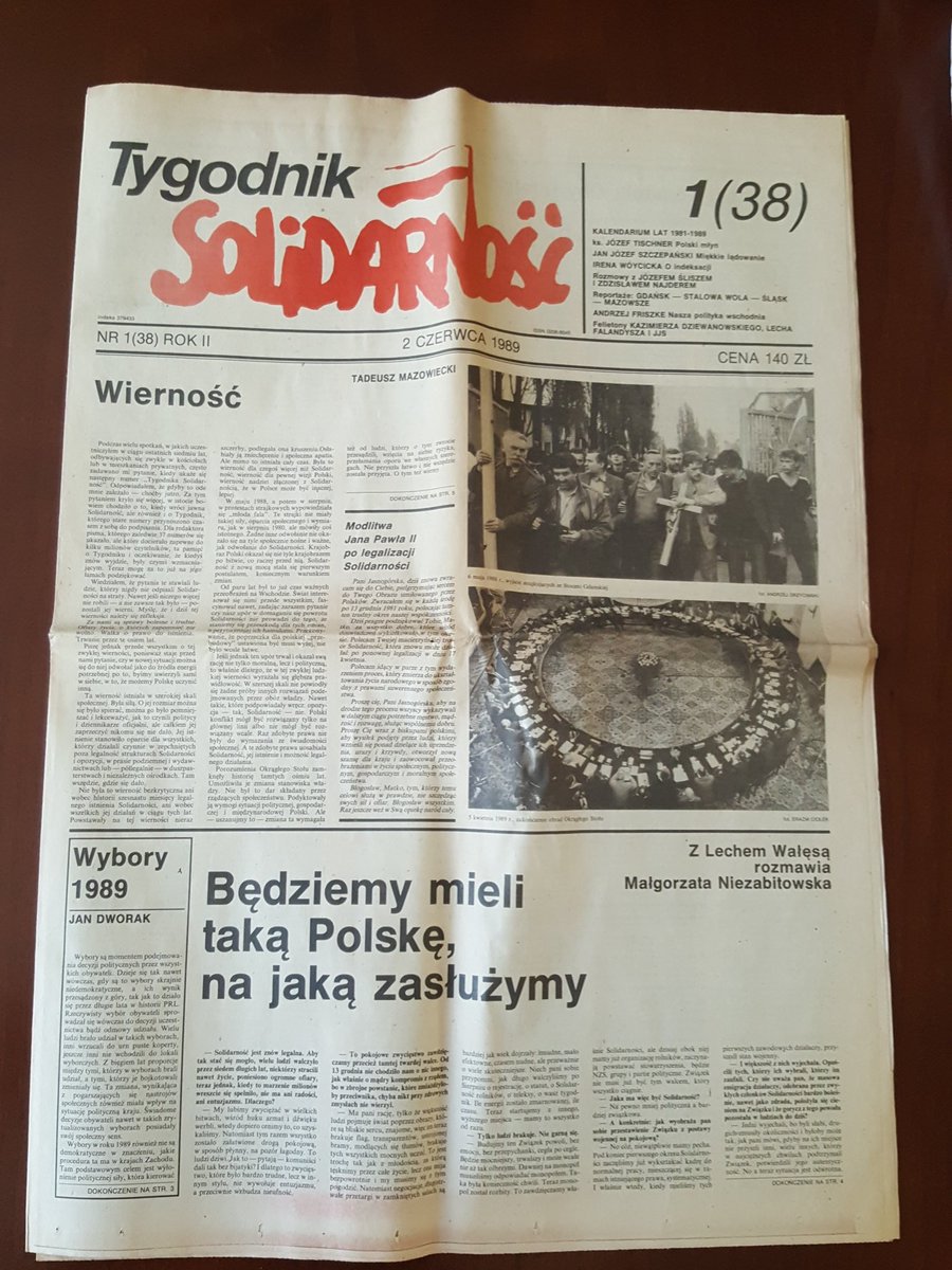 _embee____'s tweet photo. "Będziemy mieli Polskę taką na jaką zasłużymy" #nieoddamydemokracji 🇵🇱🇪🇺 ✌ https://t.co/2tiSTukS5k