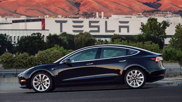 APapayanis's tweet photo. “@CP24: Tesla delivers first lower-cost Model 3 cars
https://t.co/OiU8tYGkLA https://t.co/W5AISo65Vx” #tentech