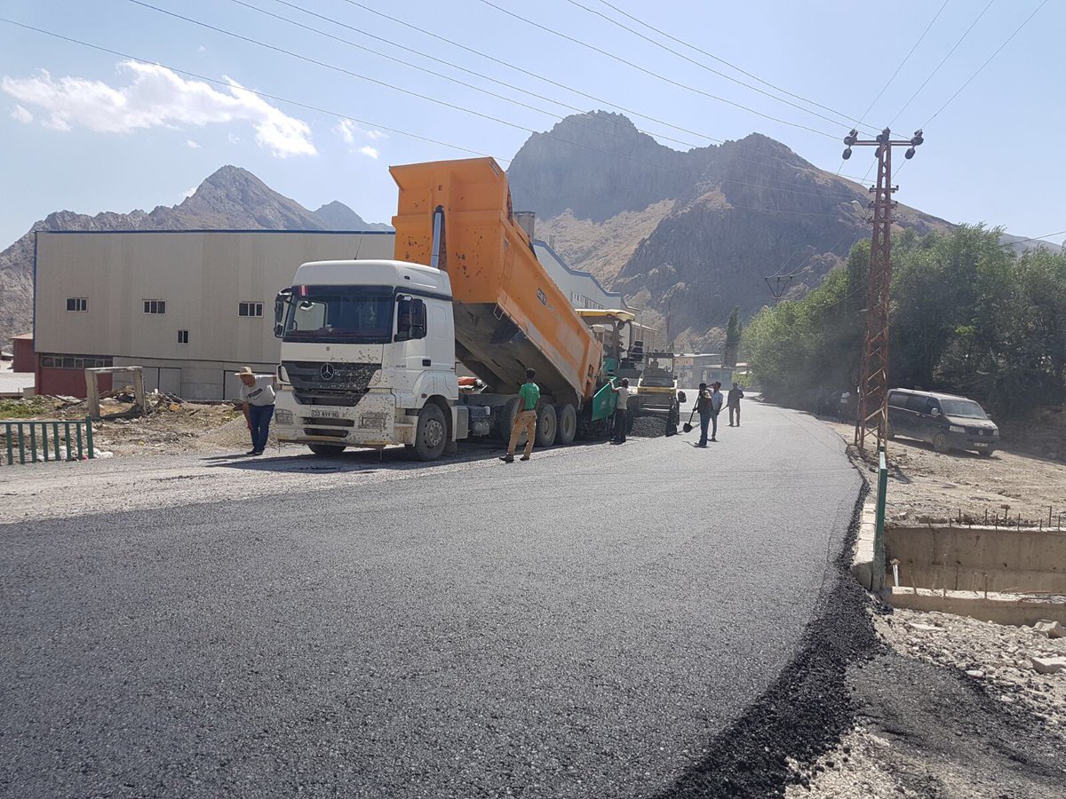 suleymansoylu's tweet photo. Şırnak, Yüksekova, Şemdinli, Hakkari...

Bir şantiye alanı gibi + https://t.co/lcZSSekmiE