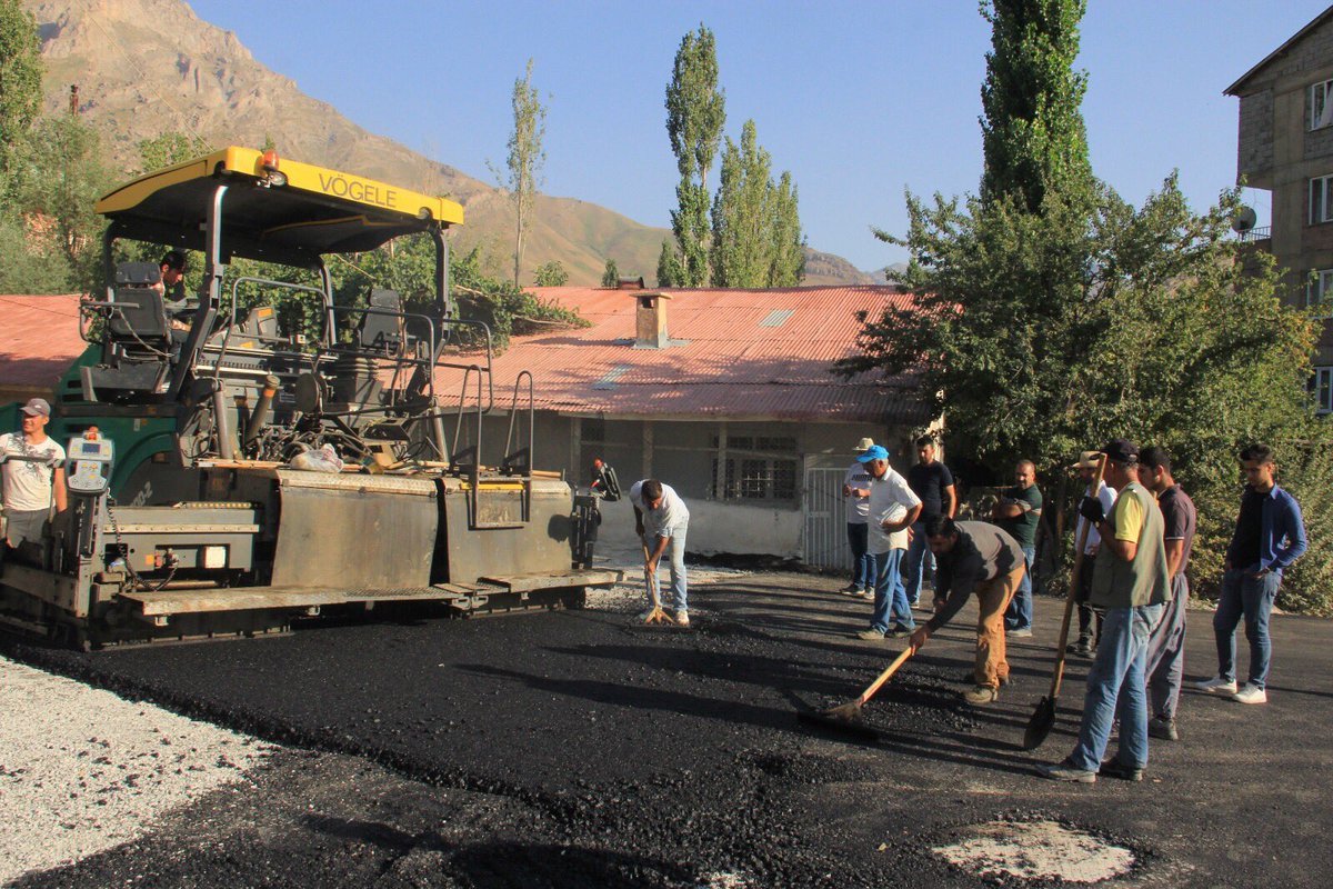 suleymansoylu's tweet photo. Şırnak, Yüksekova, Şemdinli, Hakkari...

Bir şantiye alanı gibi + https://t.co/lcZSSekmiE