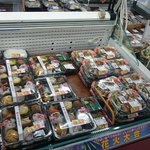 【悲報】墨田区文花のスーパーで商品が余りまくり!花火大会雨天が影響・・・