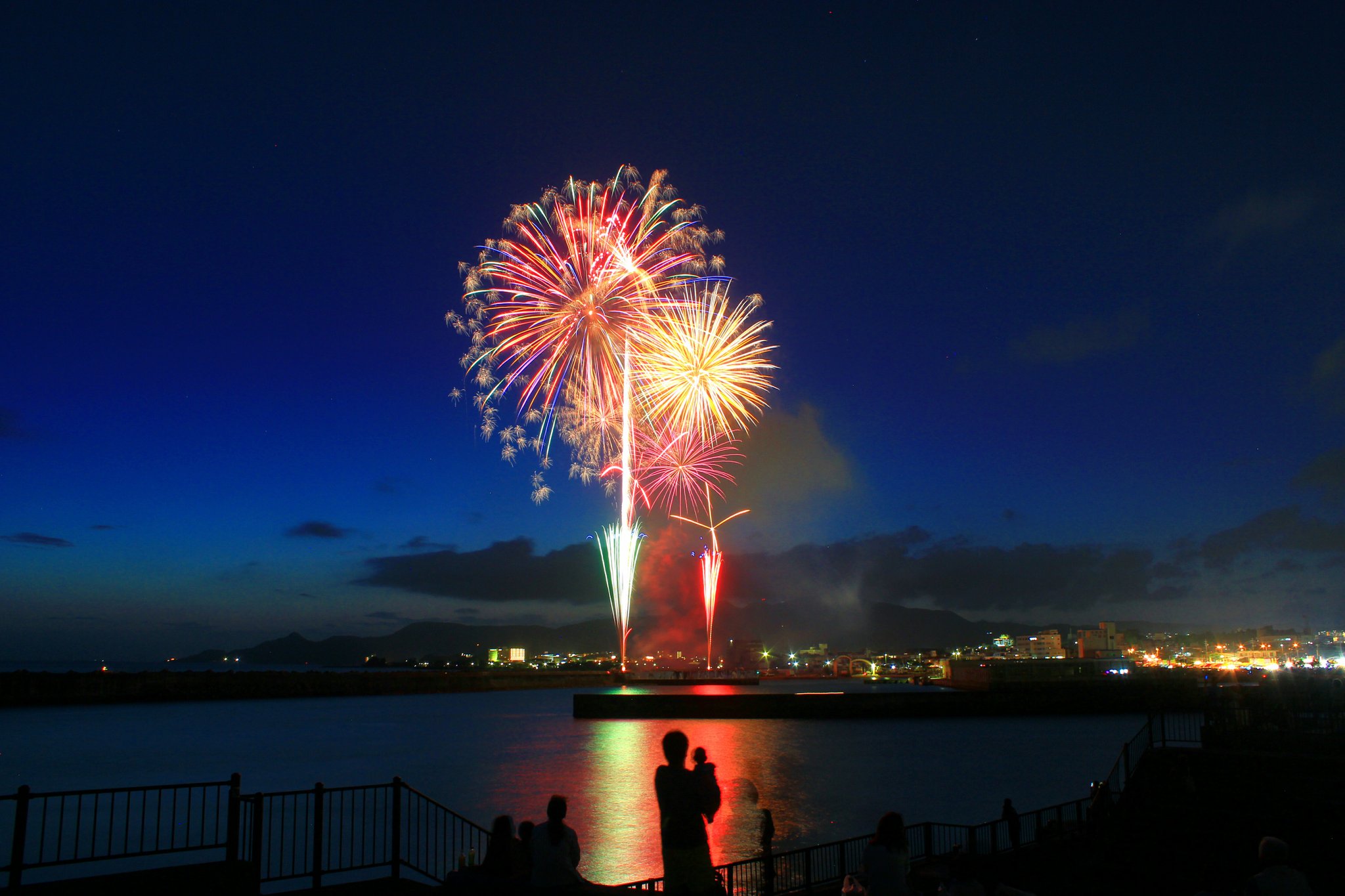 いけむらたかし 名護夏祭り 花火 綺麗でした T Co gehn3bfw Twitter