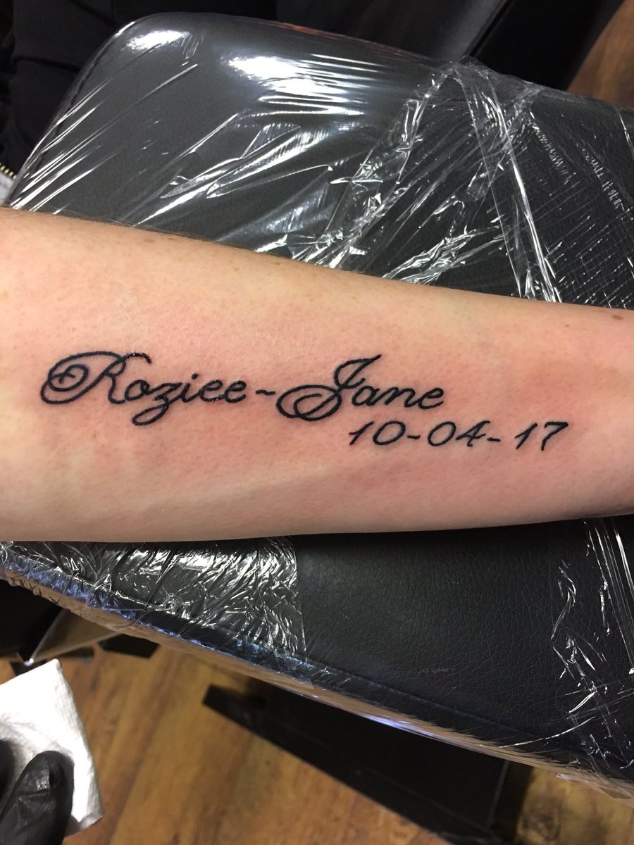 tattoosbylyns's tweet photo. Walk-in script this morning 👌🏼 forgot to take a pic of the tatt after 🙈 #tattoo #script https://t.co/y4eFZYEuCd