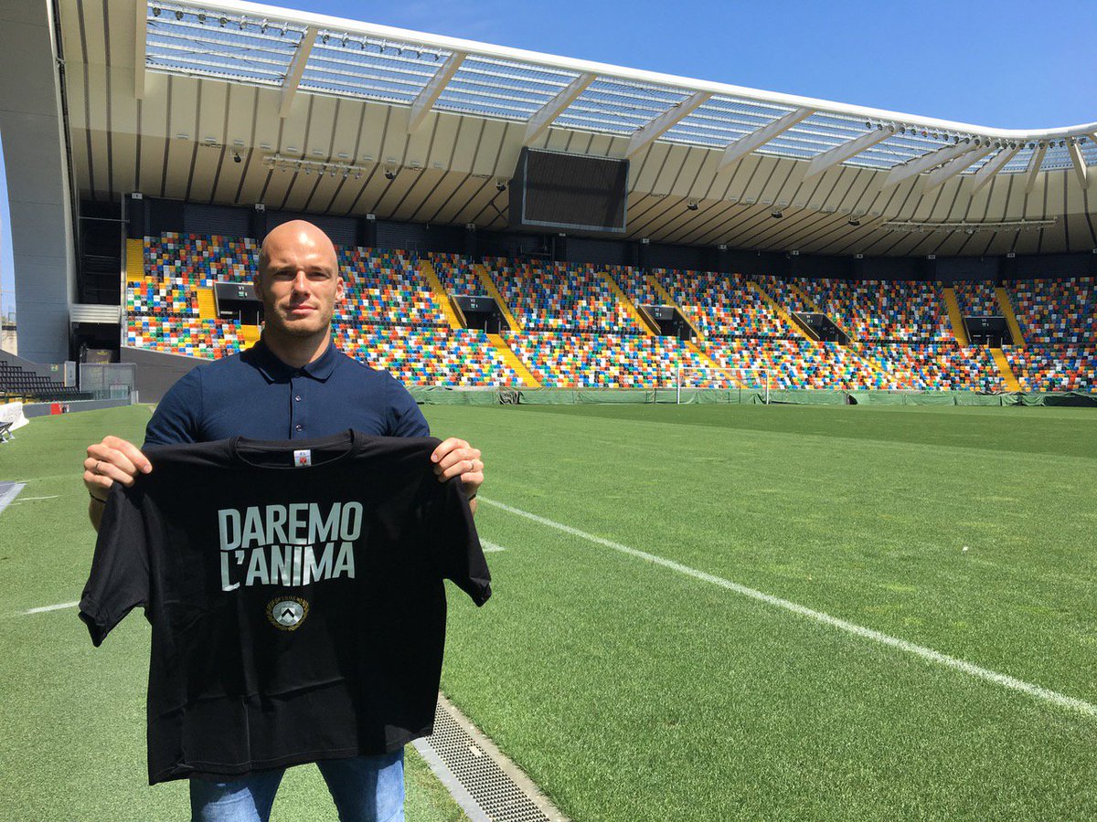 Udinese_1896's tweet photo. ⚪⚫🇳🇱 Bram #Nuytinck is an #Udinese player! The Dutch centre-back joins from @rscanderlecht on a four-year deal #WelcomeBram #daremolanima https://t.co/T0ZU1o0gmK