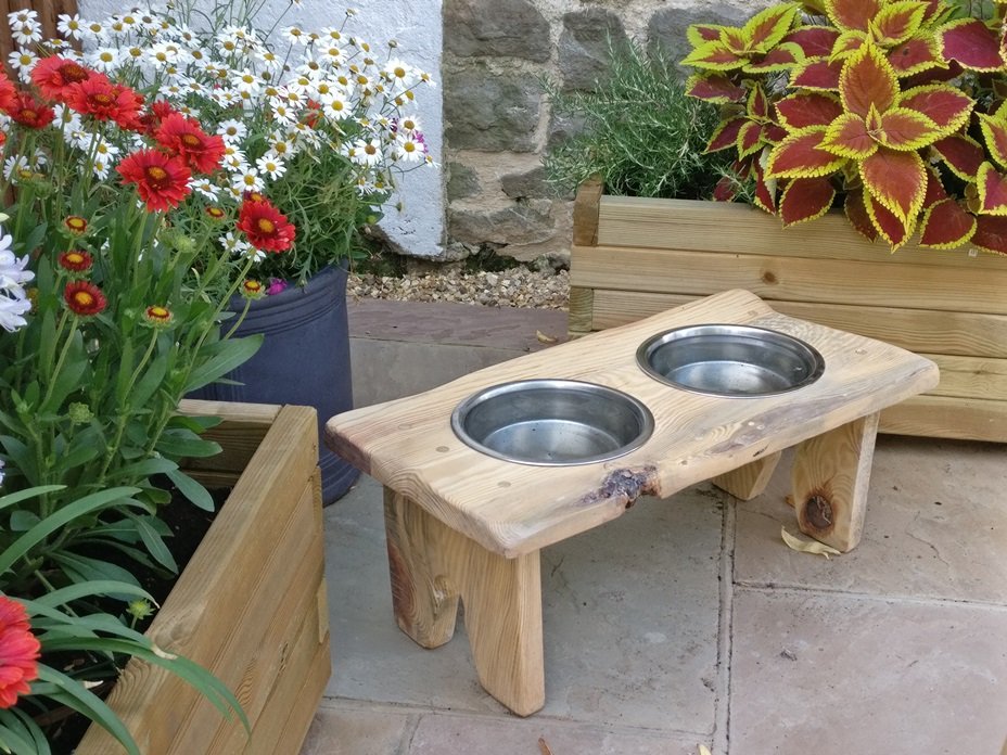 HalfMoonKird's tweet photo. Our canine visitors have their own drinking station all ready for #weekendwalkers  #doggycustomers https://t.co/vOb90iSrtJ