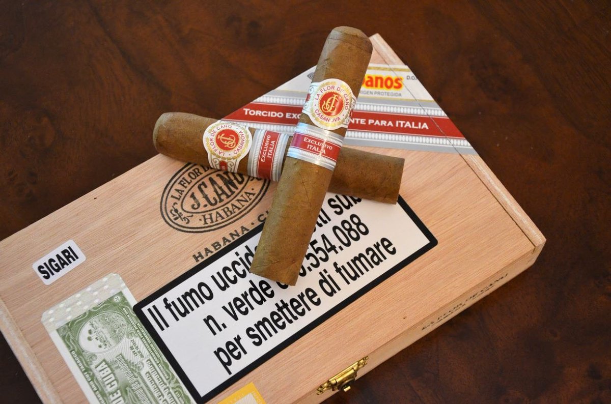 Vintage and Rare Cigar Collector tweet media