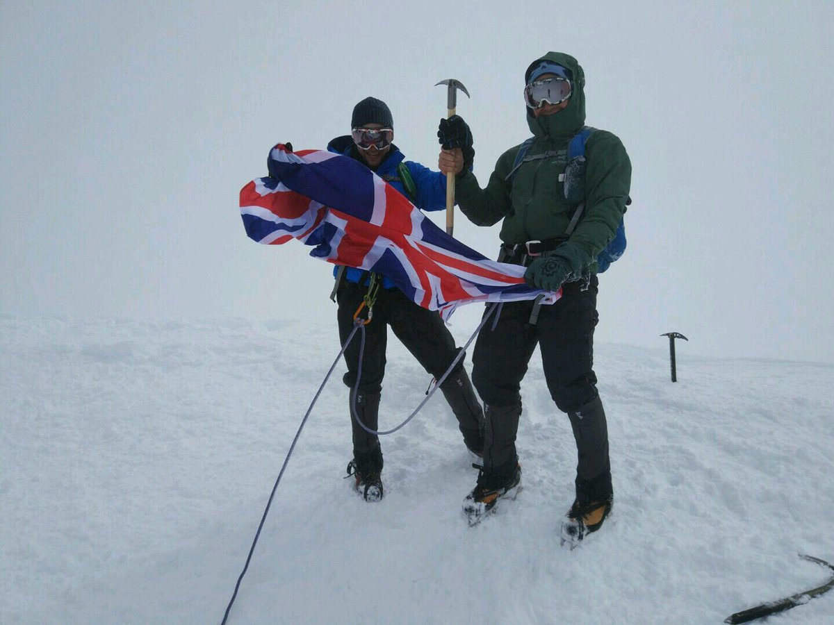adventurebase's tweet photo. #MontBlanc summit - 4810m yesterday morning! https://t.co/Qpy1trNZVS
