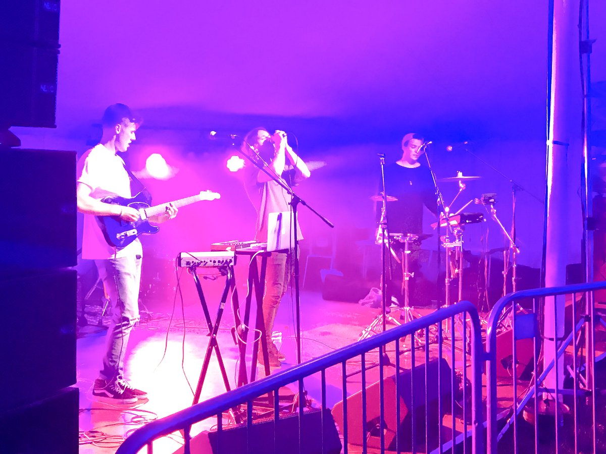 TheShades's tweet photo. Awesome watching @LittleGiantsUK after our set @YellowBrickFest last night. Had a great time- thanks for having us! 🙏 🎶 https://t.co/xqs1aY1Fxk