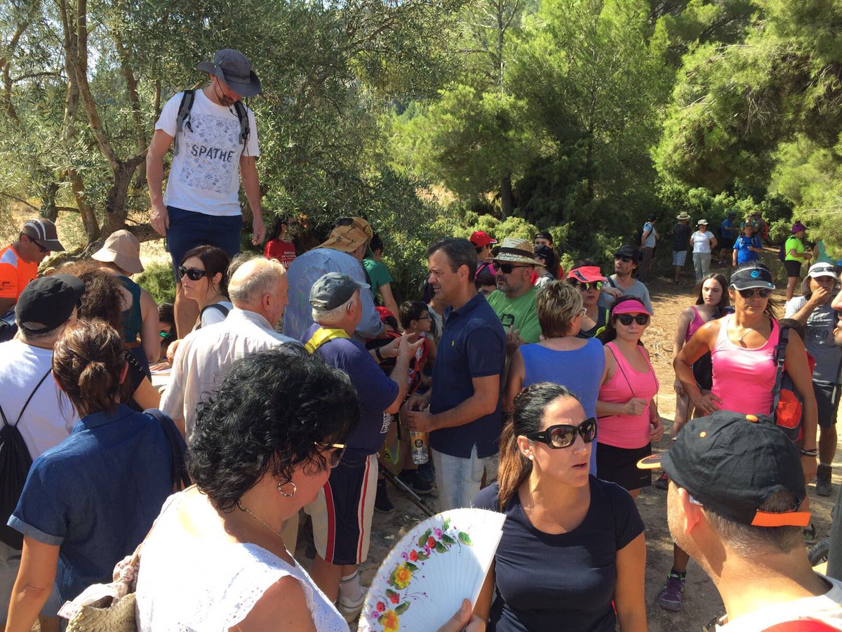 MarcosOrtuno's tweet photo. Esta mañana como un yeclano más, en defensa de nuestro monte Arabí #Yecla #SalvemosElArabí https://t.co/aHJkXgs6n6
