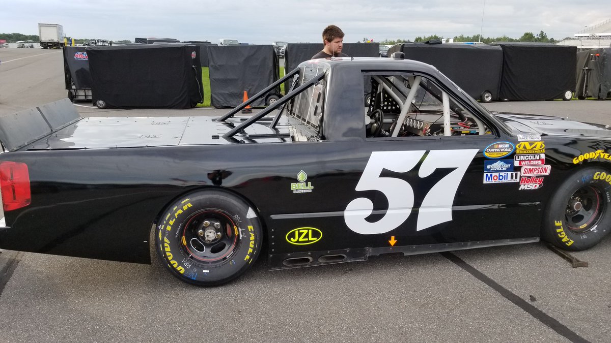 msenicaracing's tweet photo. Today.....round 2 @poconoraceway  #nascar #NCWTS #BellPlantation #PB2 #gainz #IflySouthern #APH #TrickyTriangle #NoDaysOff https://t.co/Lkfz1ivvQs