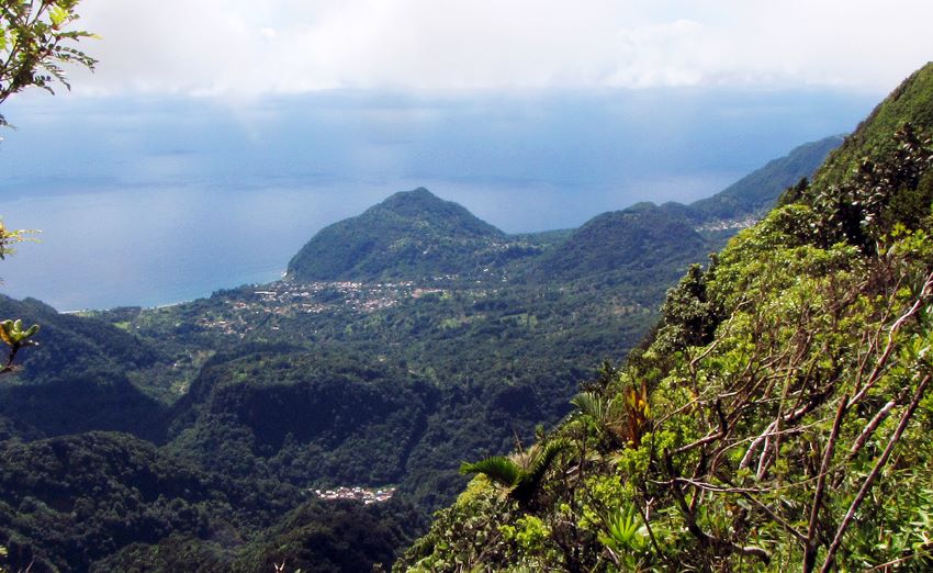 Head up the Morne Anglais volcano for some spectacular views of the nature island facebook.com/HikeIntoDomini… #Dominica #travel