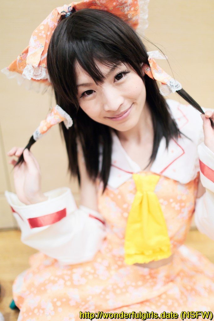 cosplay_touhou's tweet photo. #Blouse #Cosplay #DetachedSleeves #HairTies #Hairbow #HakureiReimu #Ketoh #Miniskirt https://t.co/IwtKa3kzdd