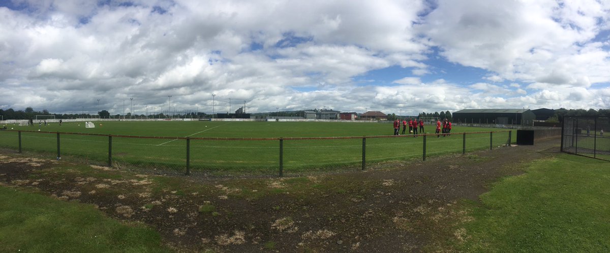 ChimneyCornerFC's tweet photo. Another beautiful day...only thing for it - football!! Come down to watch @ChimneyCornerFC Vs @LarneTechOB kickoff 2pm #football #CornerChat https://t.co/WjnWWJ99UV