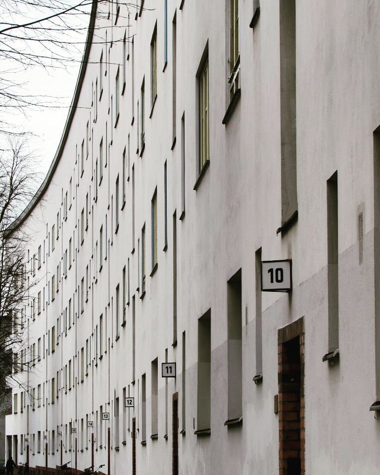 stfufede's tweet photo. Recursion #berlin #streetnumber #ricorsione #berlino #reihenfolge #schiera https://t.co/nV7Va1Cn8N