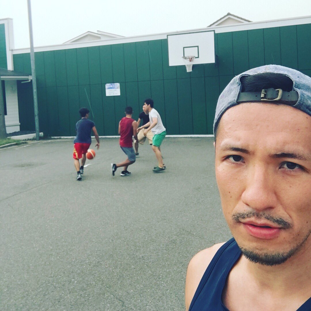 HiroshiElawa's tweet photo. Summer vacation. Substantial time. 今日は楽しい時間が過ごせた。Thanx bro #basket #sunsetbeach #beach_time https://t.co/TC4qq5pCjm