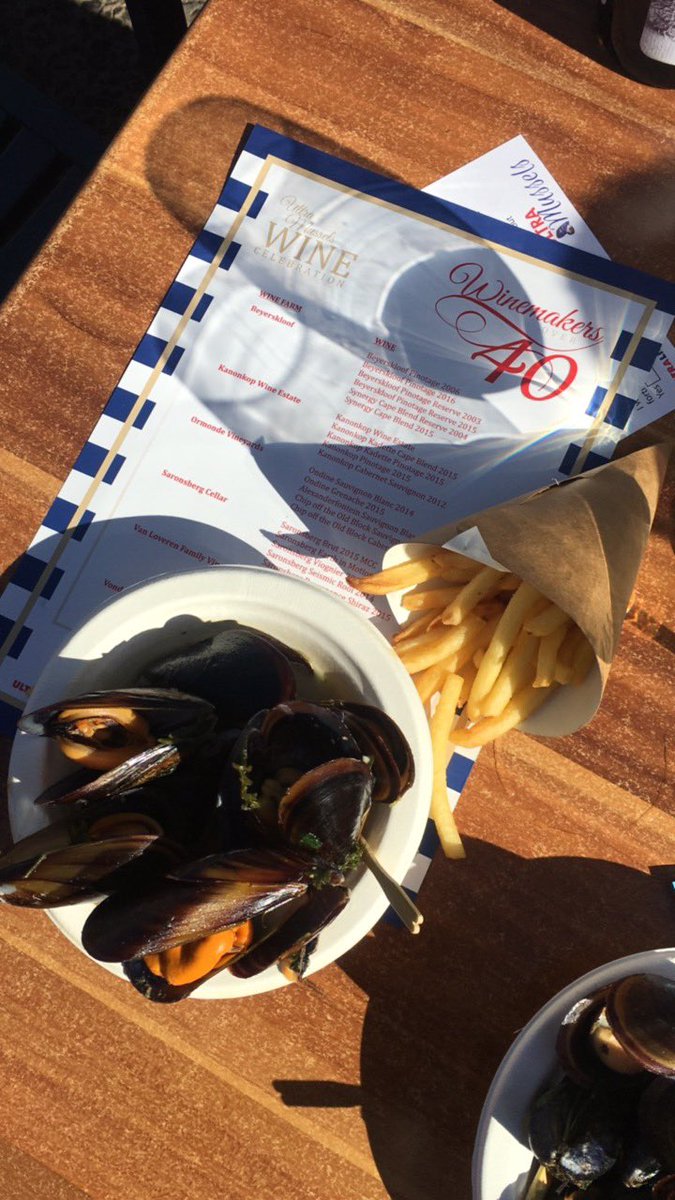 claireallen_sa's tweet photo. My lunch with a glass of @GlenellyEstate wooded Chardonnay. @den_anker #ultramussels #DenAnker. https://t.co/UWyotex8RR