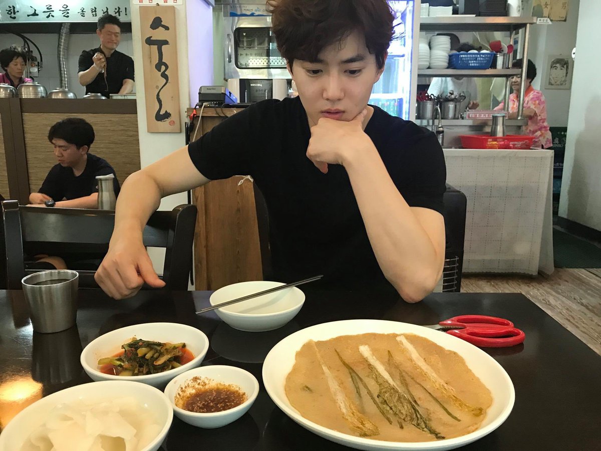 baek00007's tweet photo. 엠티 갔다가 돌아온 날 ,, 새벽에 답답하다고 방에서 나와 밴치에 앉아 맥주 한 캔 마시다가 정신차리고보니 입맞추고 있었던 것 같은데 서울 오는 길까지도 별 말 없는 선배라 나만 기억하는 건가 싶어서 괜히 속상한 뱩켠이었는데 저도 들어가볼게요, 하고는 https://t.co/tSuqrJfTQn