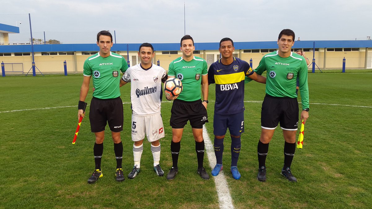 BocaPasionTotal's tweet photo. #Cuarta Se saludan @BocaJrsOficial @qacoficial #IvanCoronel El Capitán #Xeneize
#BOCAPASIONTOTAL https://t.co/EW7aq6aB1c