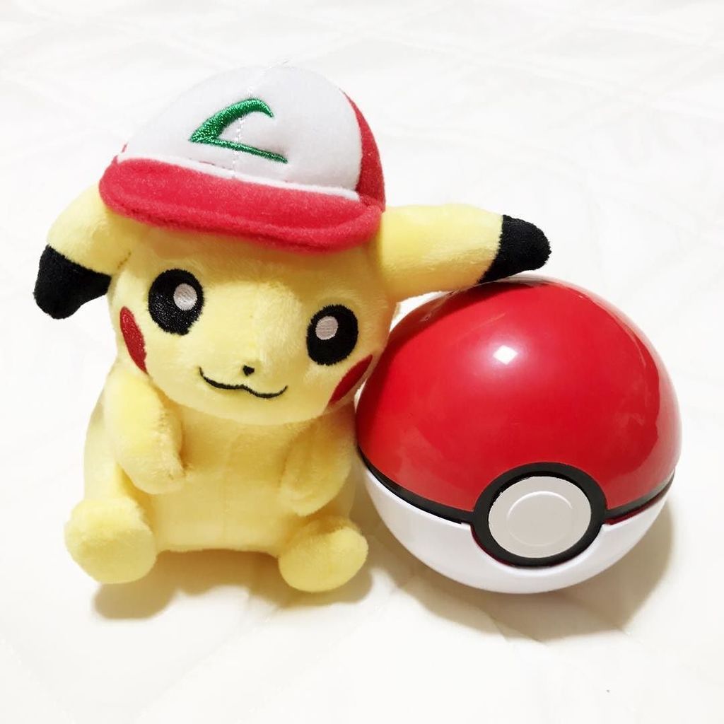 かれん ピカチュウとモンスターボール 初代アニポケのedを思い出すなぁ Pokemon Pikachu Monsterball ポケモン ピカチュウ モンスターボール ひゃくごじゅういち T Co Qf9v4g2tor T Co Dj0mpenblh