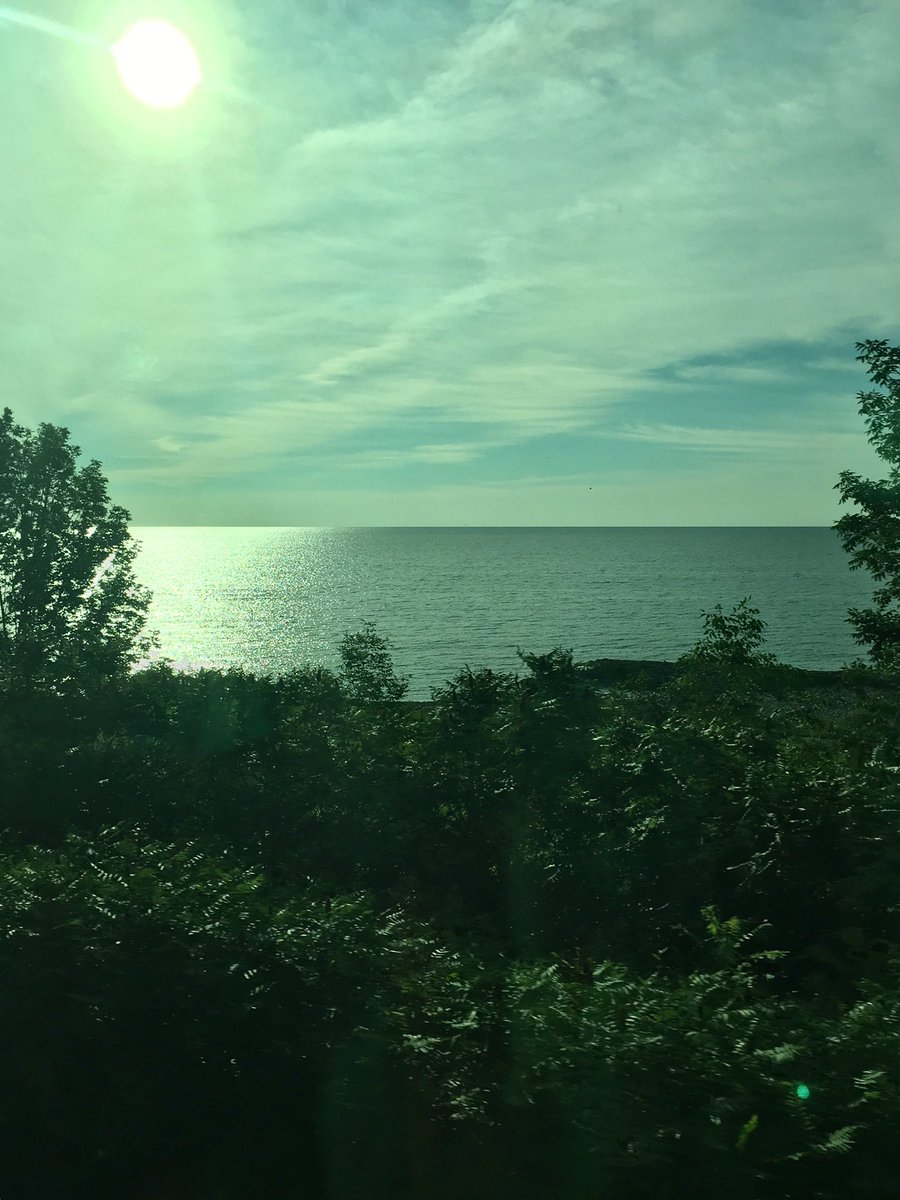 Sharisa77's tweet photo. Gods beauty early in the morning #WorkingEarly #Sun #Lake https://t.co/Is9elhIHWU