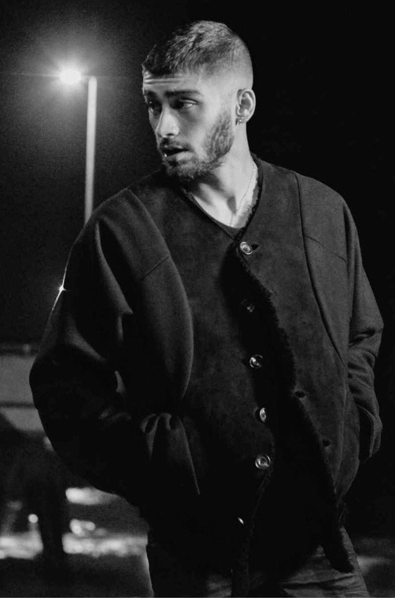 ZHNLLheroes's tweet photo. Can't wait for Z2 

I want to listen his voice on his new album 

#MTVhottest Zayn Malik https://t.co/SvaQUF7xPh