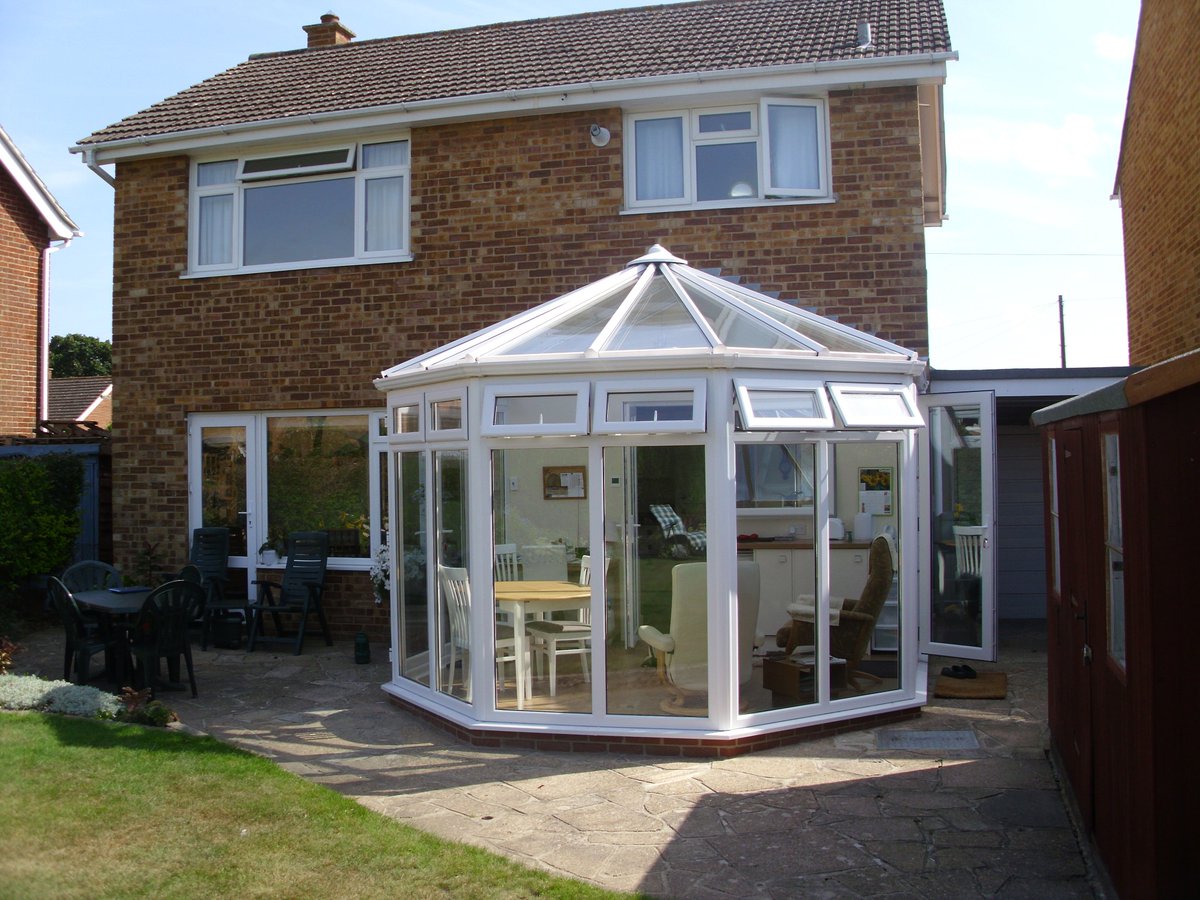 RoomOutside's tweet photo. Find out how #RoomOutside can improve your space, your light, AND #HouseValue https://t.co/kqz7b4XIiS #Conservatory https://t.co/IuteOqi9J9