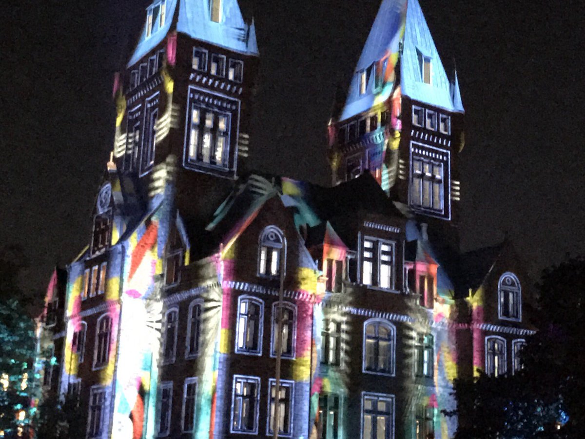 elizcolucci's tweet photo. That was amazing! #enLIGHTen #buffalove #richardsoncomplex https://t.co/b0XWYGbCJy