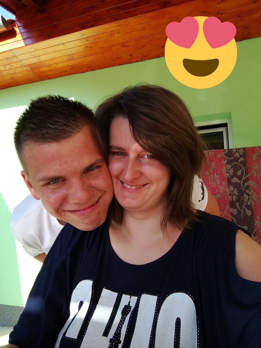 BrEnik44's tweet photo. @MGabor44 😍😘 https://t.co/hi9klFnoKa